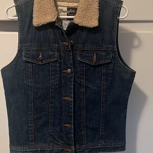 Wrangler Denim Vest with Sherpa Collar new bottom down
